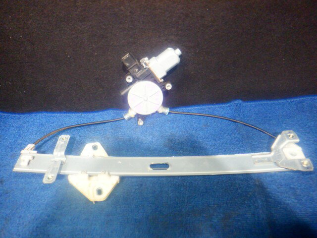 【中古】中古部品 エアウェイブ GJ1 右フロントドアレギュレータ・モーター 【3340140100-000024305113120】