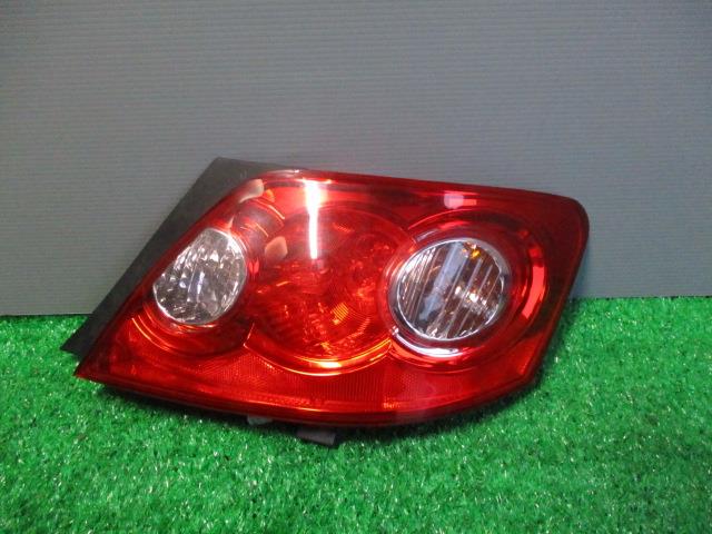 【中古】中古部品 マークX GRX120 右テールランプ 【3330560100-001483114615500】