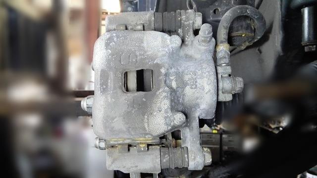 【中古】中古部品 ワゴンR MH55S 右フロントキャリパー 【3310050100-241028000144330】