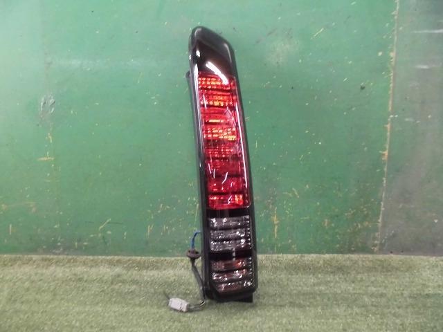 【中古】中古部品 バモス HM1 右テールランプ 【3330150100-000025303915500】