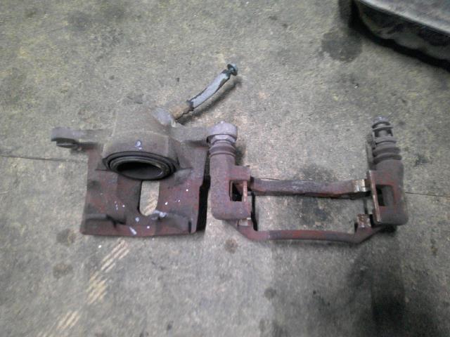 【中古】中古部品 サンバー TT1 左フロントキャリパー 【3310410000-000253008744360】