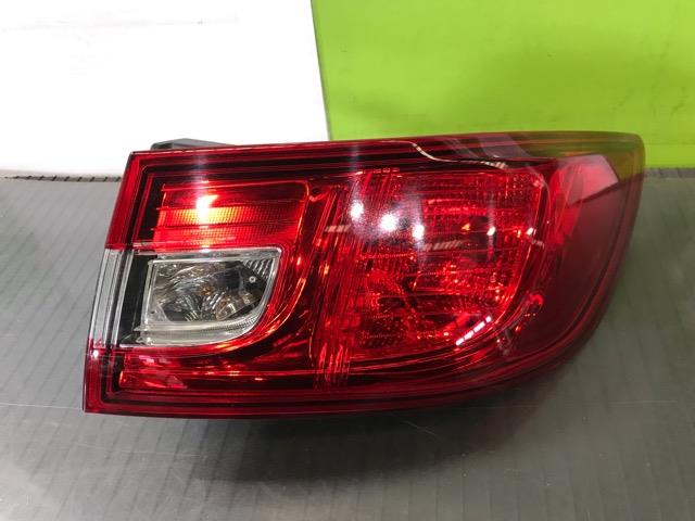 【中古】中古部品 ルノー ルーテシア RM5M 右テールランプ 【3330530100-000005342315500】