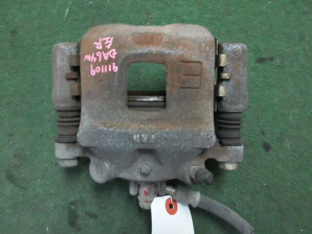 【中古】中古部品 エブリィ DA64W 左フロントキャリパー 【3310300100-231221000244360】