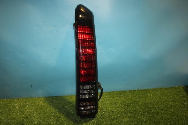 【中古】中古部品 バモス HM1 右テールランプ 【3330950100-000049051515500】