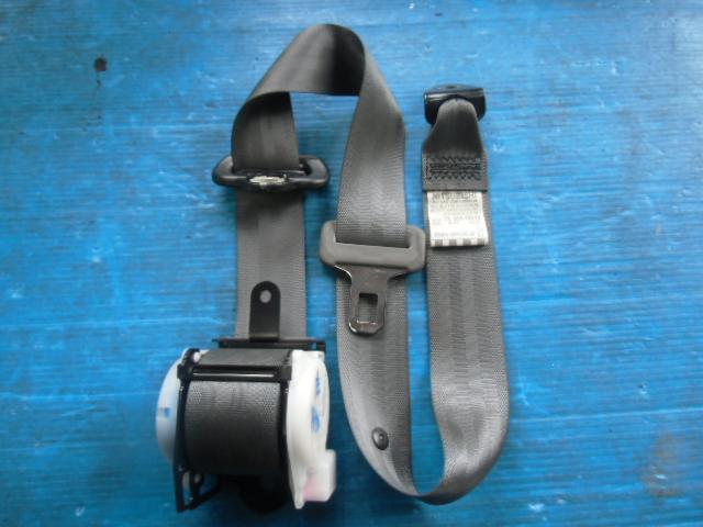 【中古】中古部品 パジェロ V75W シートベルト 【3330560100-001017945177150】