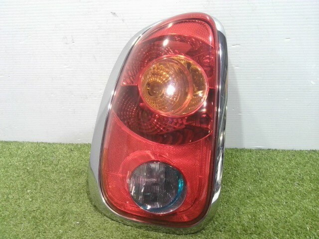 【中古】中古部品 BMW ミニ XD20F 左テールランプ 【3310090100-202503047915600】