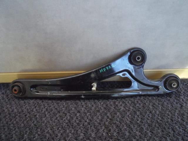【中古】中古部品 MRワゴン MF33S 左リアロアアーム 【3330440100-250222000451840】