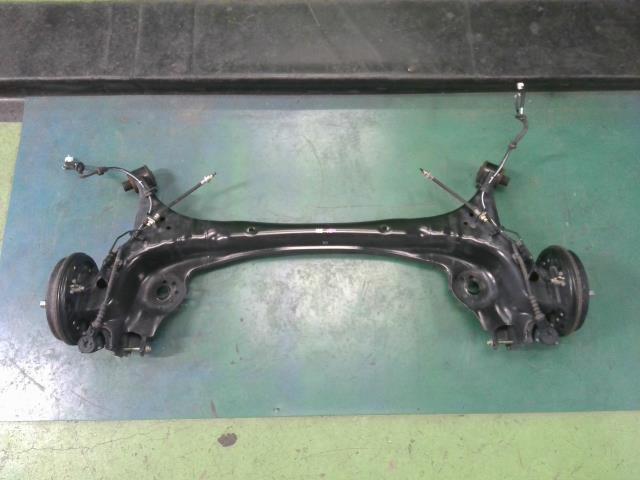 【中古】中古部品 N−BOX JF3 リアアクスルビーム 【3310200100-000021408053500】