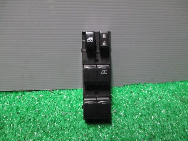 【中古】中古部品 マーチ K13 パワーウインドウスイッチ 【3330560100-001492192661900】