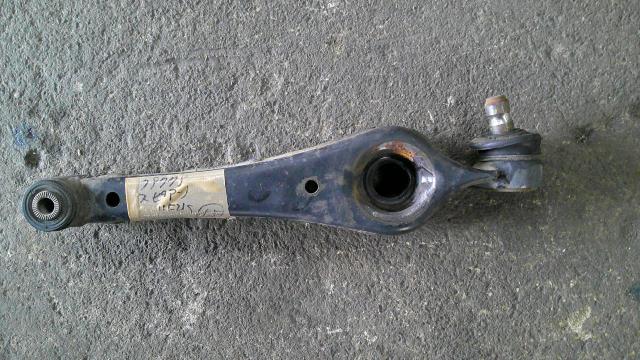 【中古】中古部品 スピアーノ HF21S 右フロントロアアーム 【3500080000-231014000651720】