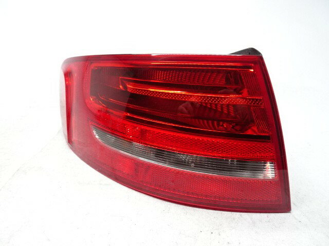 【中古】中古部品 アウディ A4 8KCDH 左テールランプ 【3330990500-250318000115600】