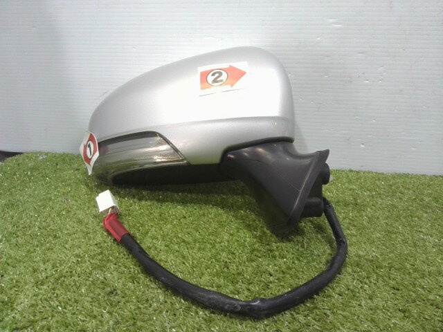 【中古】中古部品 プリウス ZVW30 右サイドミラー 【3310090100-202501065413500】