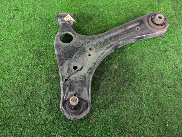 【中古】中古部品 ハイゼット S500P 左フロントロアアーム 【3310080100-241114000151740】