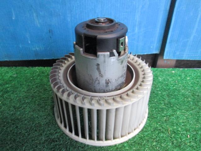 【中古】中古部品 エクストレイル T30 ヒーターブロアモーター 【3330560100-001200769367900】