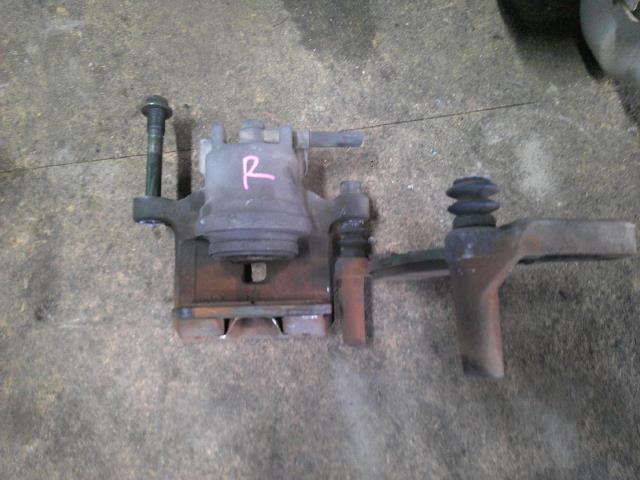 【中古】中古部品 eKスポーツ H81W 右フロントキャリパー 【3310410000-000253011544330】