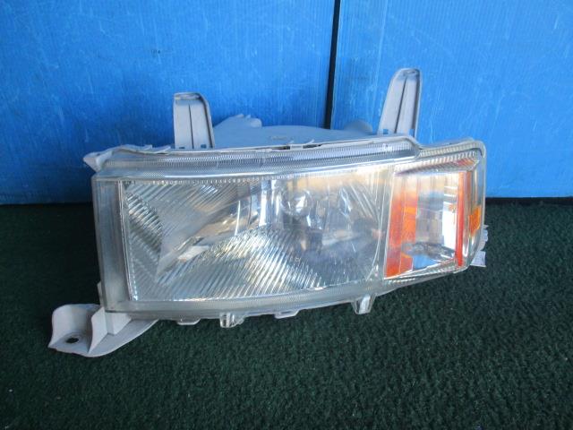 【中古】中古部品 bB NCP30 左ヘッドランプ 【3330560100-001274628910900】