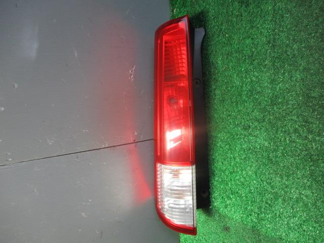 Rakuten - 【中古】中古部品 パレット MK21S 左テールランプ 【3330560100-001608886515600】