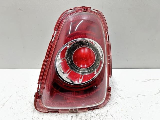 【中古】中古部品 BMW ミニ SU16 右テールランプ 【3310070100-000090768215500】