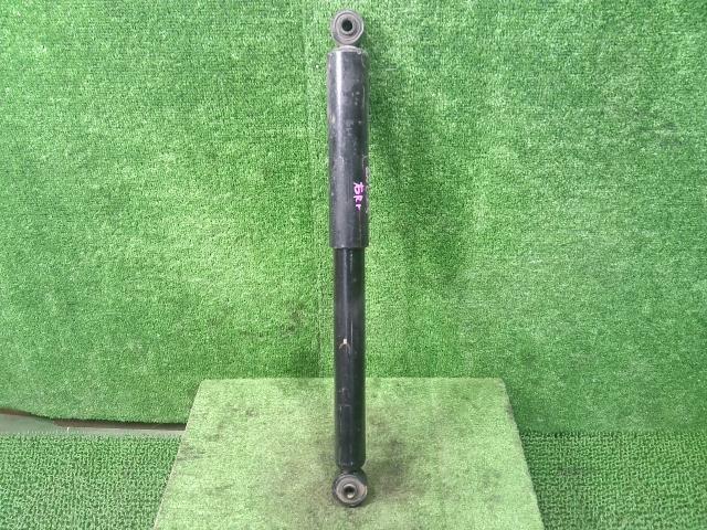 【中古】中古部品 bB QNC25 右リアショックアブソーバー 【3330900100-000025024850700】