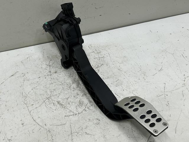 【中古】中古部品 フィアット 500 33413 ペダル 【3310070100-0000Y0766977500】