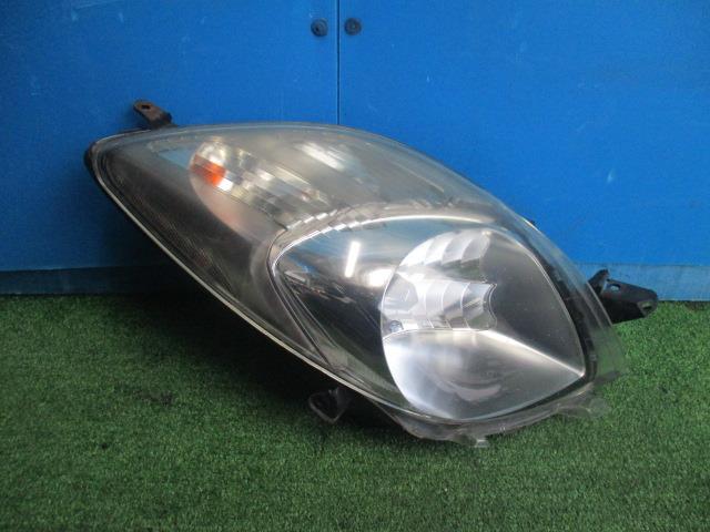 【中古】中古部品 ヴィッツ NCP91 右ヘッドランプ 【3330560100-001333909810800】