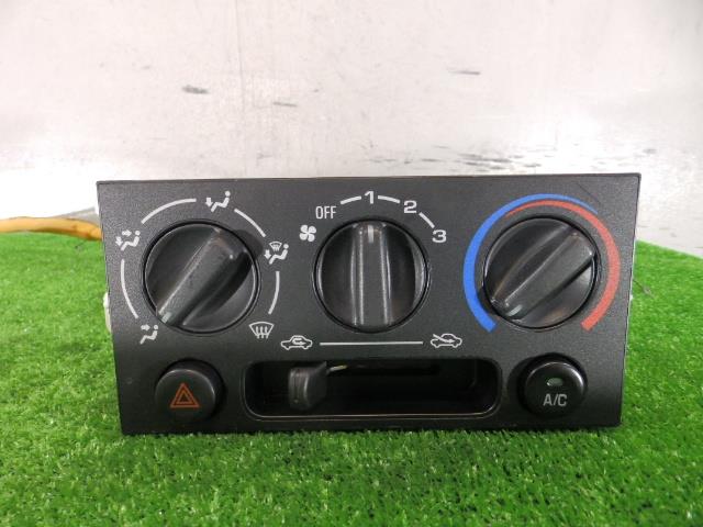 【中古】中古部品 ネイキッド L750S A/Cスイッチパネル 【3260250000-000025042960900】