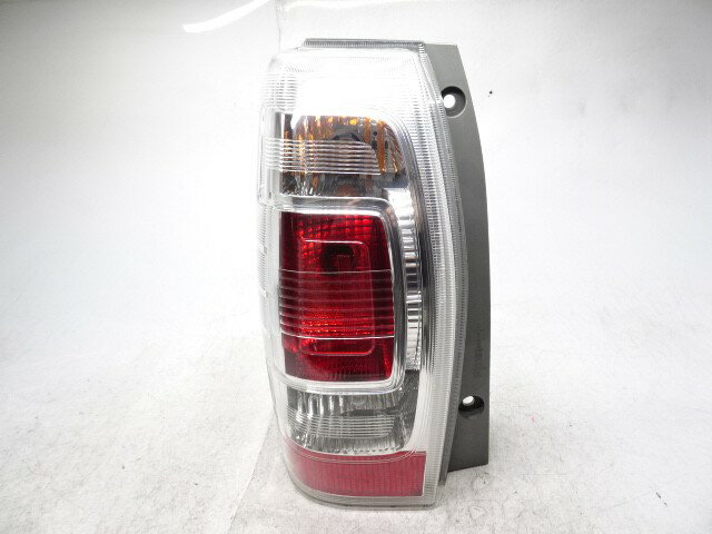 【中古】中古部品 タントエグゼ L455S 左テールランプ 【3330990500-250401000315600】