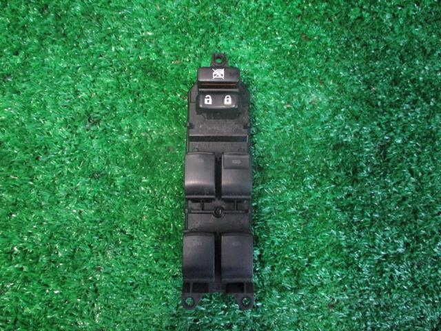 【中古】中古部品 カローラフィールダー ZRE142G パワーウインドウスイッチ 【3330560100-001568505861900】