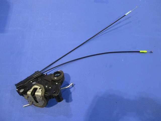 【中古】中古部品 bB QNC21 右フロントドアロックソレノイド 【3310590000-000001247464550】