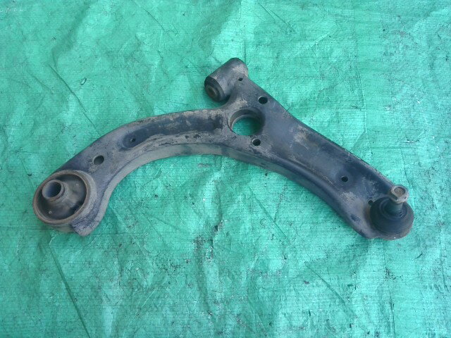 【中古】中古部品 ムーヴ LA150S 右フロントロアアーム 【3310090100-202503136351720】