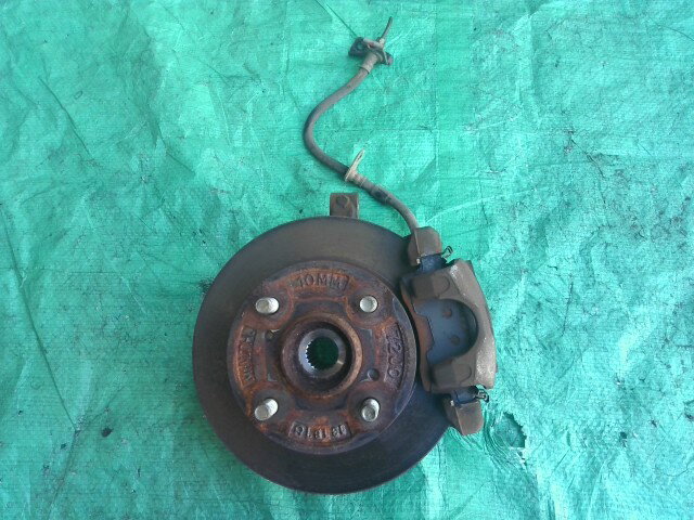 【中古】中古部品 アルト HA25S 右フロントナックルハブ 【3310090100-202503033344310】