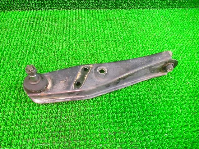 【中古】中古部品 アクティ HA3 左フロントロアアーム 【3330210100-000037052251740】