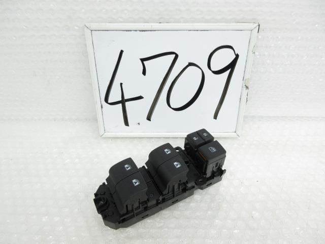【中古】中古部品 ヴォクシー ZRR80W パワーウインドウスイッチ 【3500170000-250407501561900】