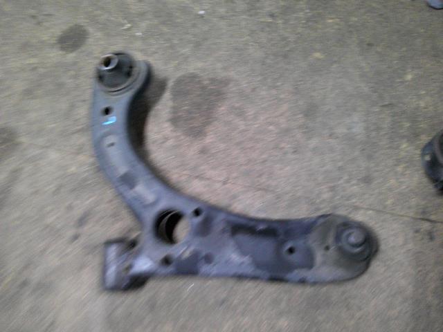 【中古】中古部品 ムーヴ LA100S 左フロントロアアーム 【3310410000-000253014351740】