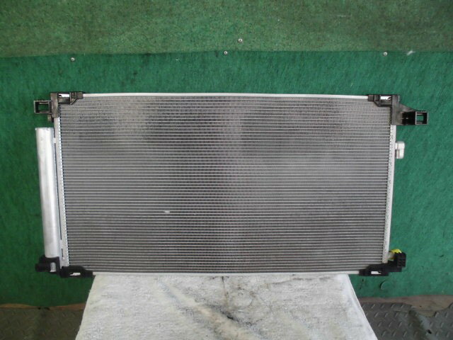 【中古】中古部品 C−HR NGX50 コンデンサー 【3310420000-000002344060600】