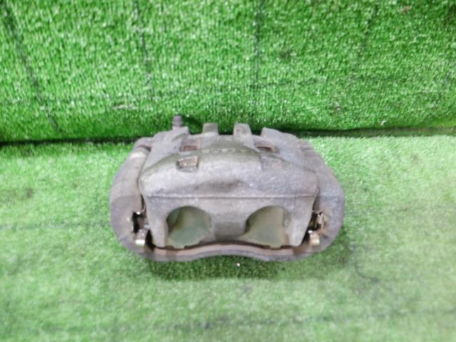 【中古】中古部品 インプレッサ GK7 左フロントキャリパー 【3330420100-250328000244360】