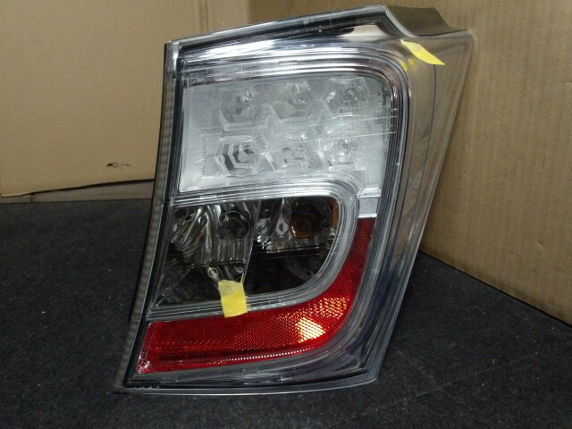 【中古】中古部品 フリード GP3 右テールランプ 【3310420000-000010596015500】