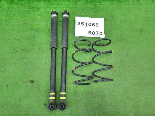 【中古】中古部品 ミライース LA360S 右リアショックアブソーバー 【3330890100-000025106650700】