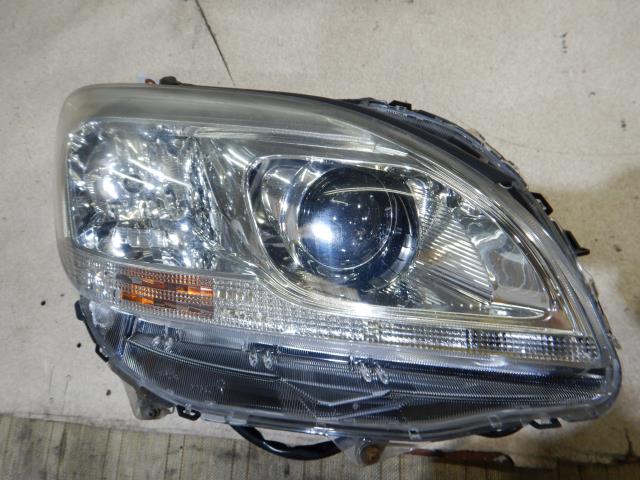 【中古】中古部品 マークXジオ ANA10 右ヘッドランプ 【3330810100-001623827510800】