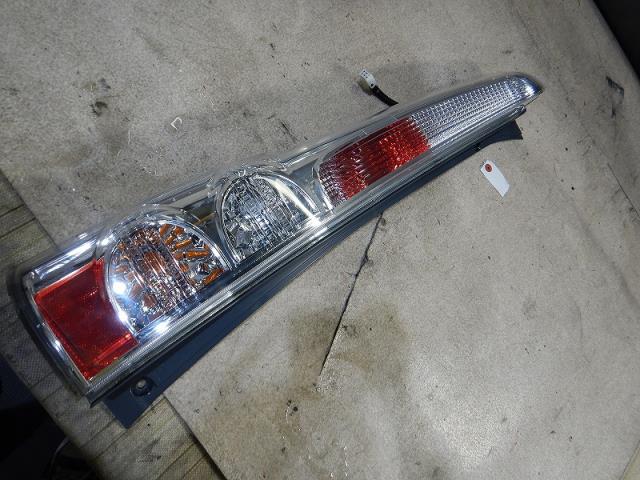 【中古】中古部品 ステラ RN1 左テールランプ 【3330810100-001619326715600】