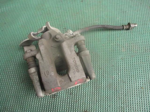 【中古】中古部品 プリウス ZVW30 右リアキャリパー 【3310190100-000255000244430】