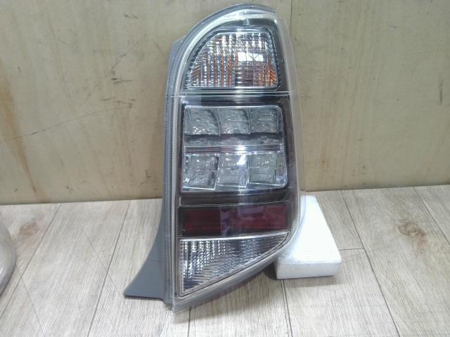 【中古】中古部品 ライフ JC1 右テールランプ 【3310390100-250409000715500】