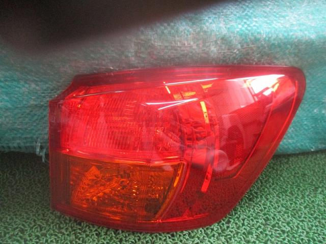 【中古】中古部品 レクサス IS GSE20 右テールランプ 【3500080000-231106000715500】