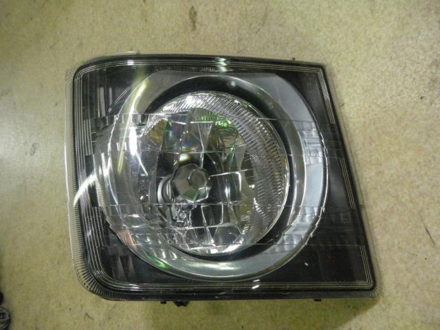 【中古】中古部品 ステラ RN2 右フォグランプ 【3330810100-001296658610850】
