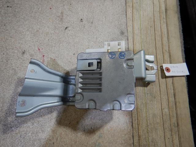 【中古】中古部品 カローラルミオン NZE151N PSコンピューター 【3330810100-001619121763500】