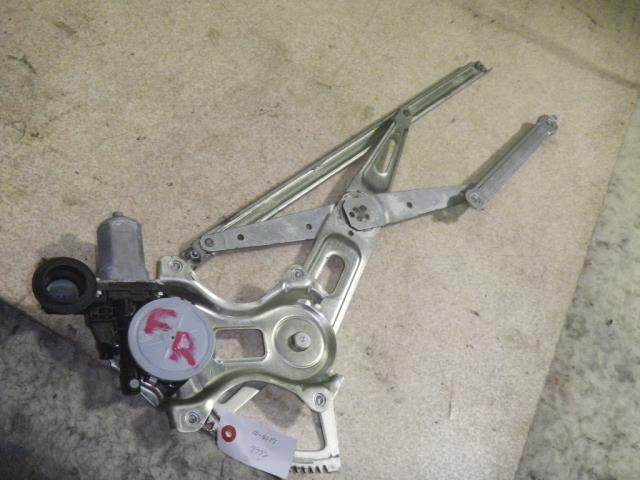 【中古】中古部品 クラウン GRS184 右フロントドアレギュレータ・モーター 【3330810100-001305897613120】