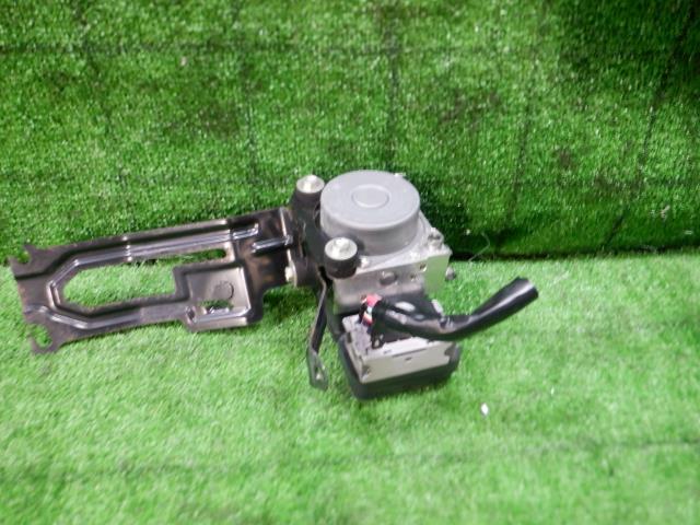 【中古】中古部品 アルト HA25S ABSアクチュエーター 【3330420100-250407000242500】
