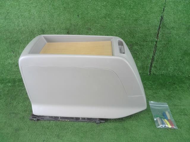 【中古】中古部品 エスティマ ACR50W コンソールボックス 【3330990100-250410000277100】