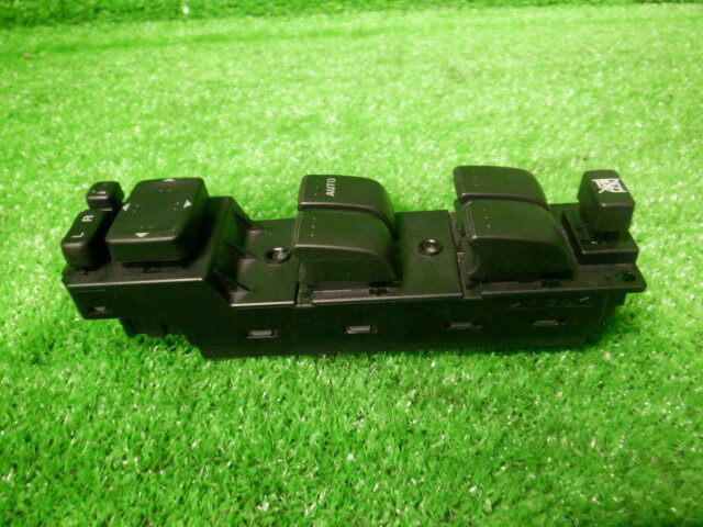 【中古】中古部品 プレマシー CWEFW パワーウインドウスイッチ 【3340140100-000025102861900】