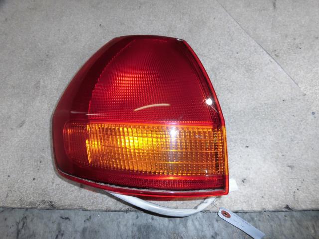 【中古】中古部品 ファミリア BVFY11 左テールランプ 【3330810100-001474264815600】